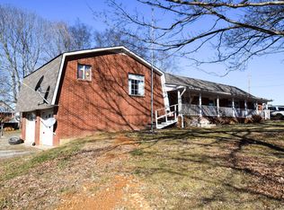 1137 Maxwell Branch Rd, Cottontown, TN 37048