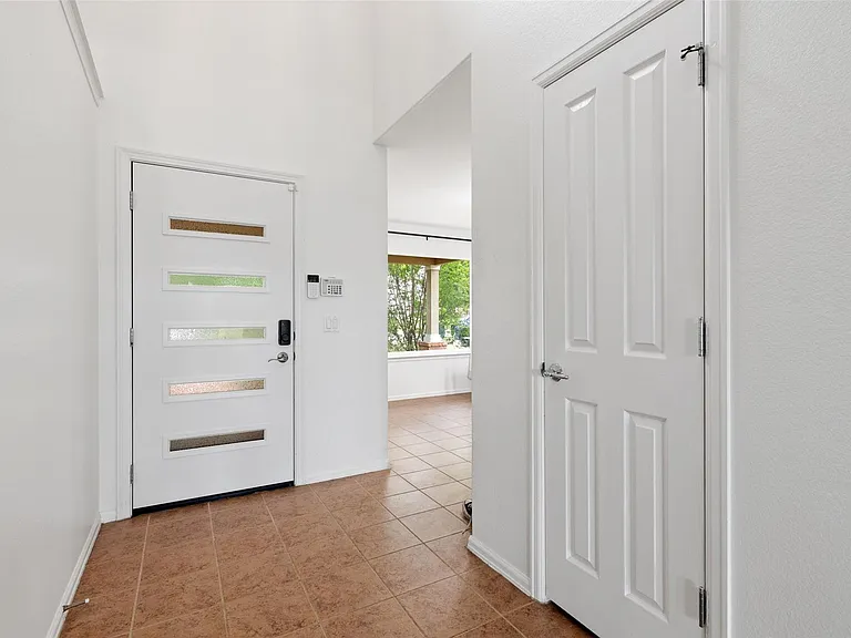 1121 Sweet Gum Dr — Photo 4