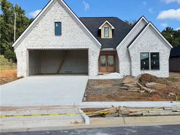 14060 Glenview Dr, Northport, AL 35475