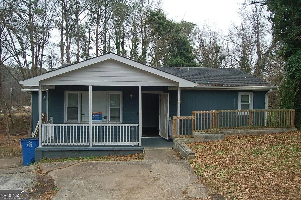 1023 Hightower Rd NW photo 1