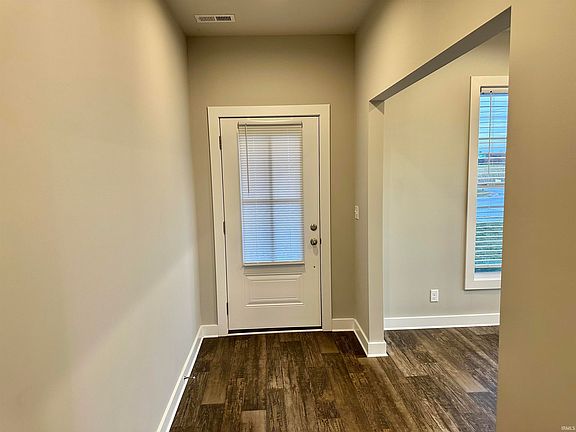 4th image of 4997 White Chapel Dr