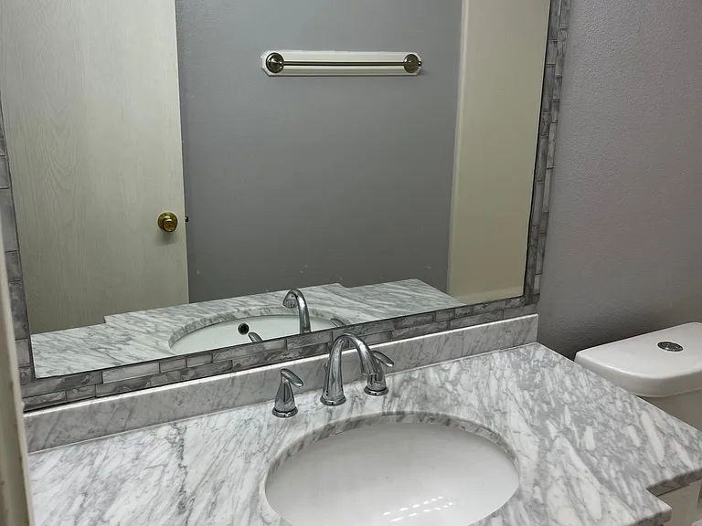 4616 Swallow Ave — Photo 11