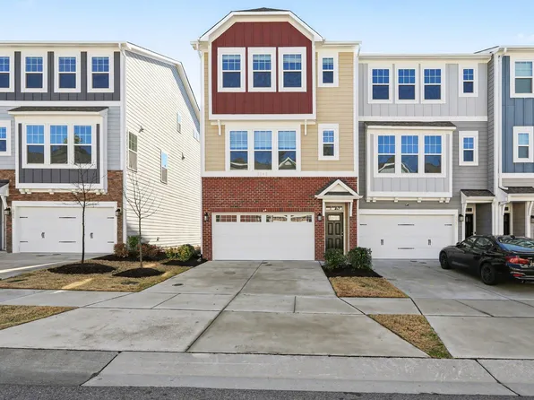 1042 Commack Dr, Durham, NC 27703