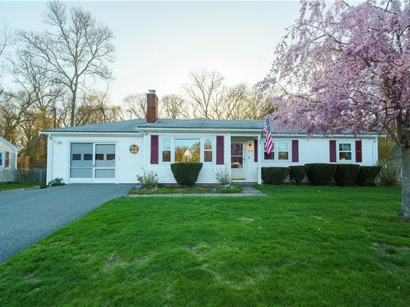 235 Capron Farm Dr, Warwick, RI 02886