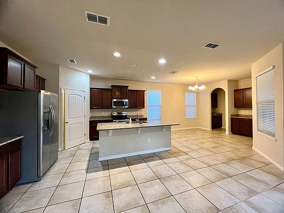 5th image of 16066 Bayou Crest Dr