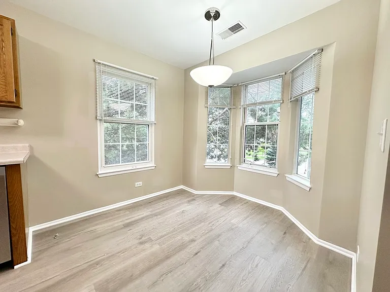 1202 Clearview Ct — Photo 5
