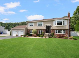 53 Bicentennial Way, North Providence, RI 02911