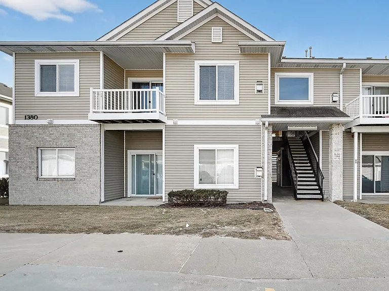 1320 SE Florence Dr #12 — Photo 1