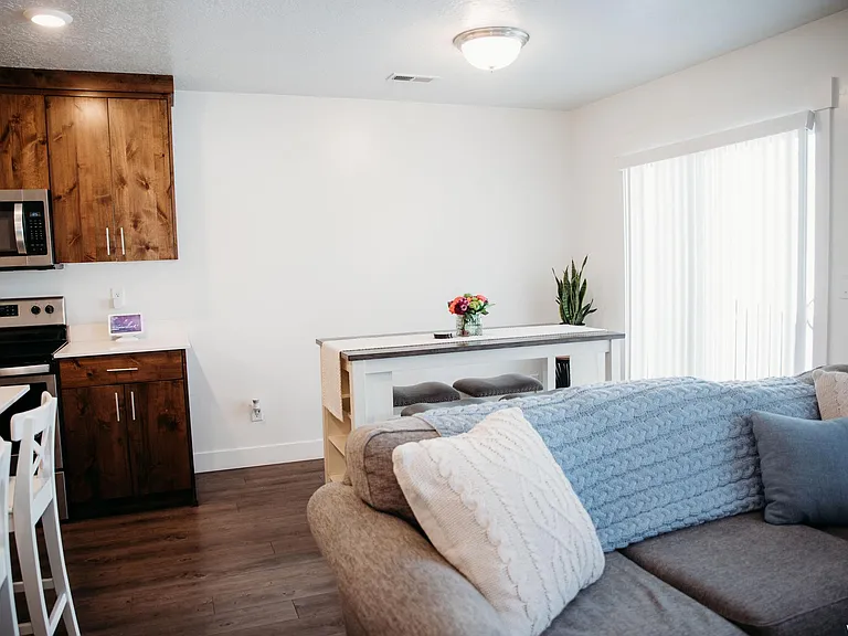 318 E 1850 N #15 — Photo 2