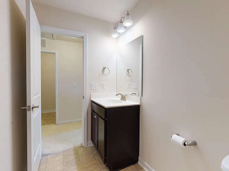 8032 Remington Heights Dr — Photo 31