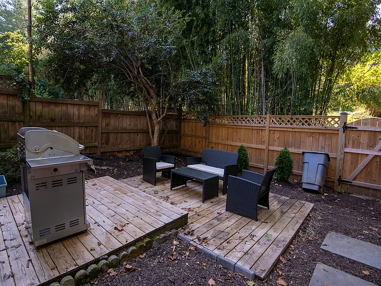 3202 Adams Ct — Photo 34