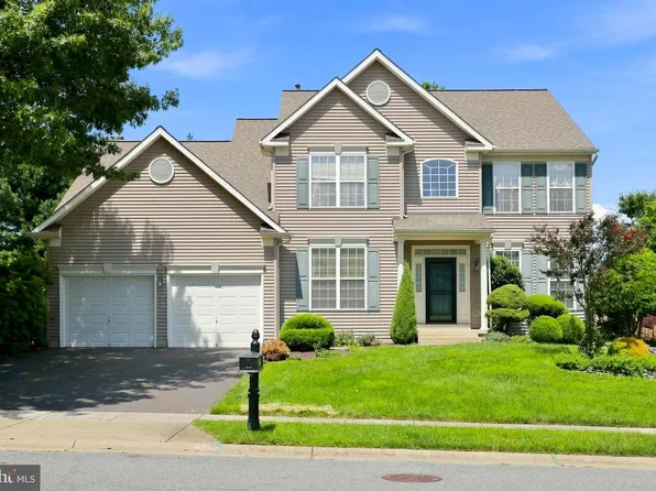4802 Clarendon Dr, Frederick, MD 21703