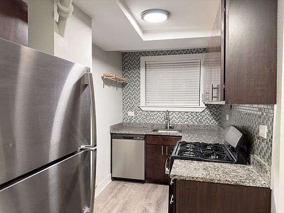 2nd image of 4427 N Wolcott Ave #I
