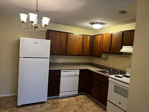 39 Dinan Dr Photo 1