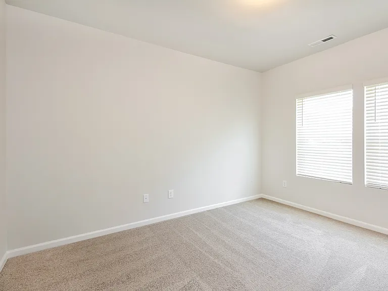 7271 Bellacroft Dr — Photo 16