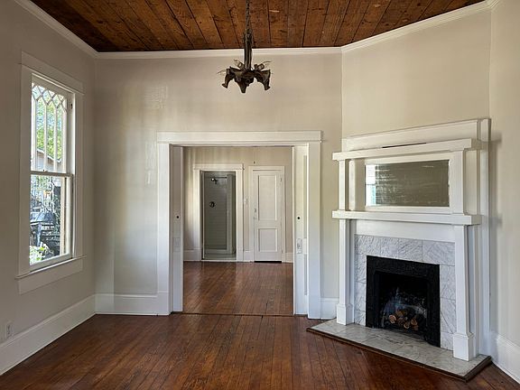 4th image of 822 W Mistletoe Ave