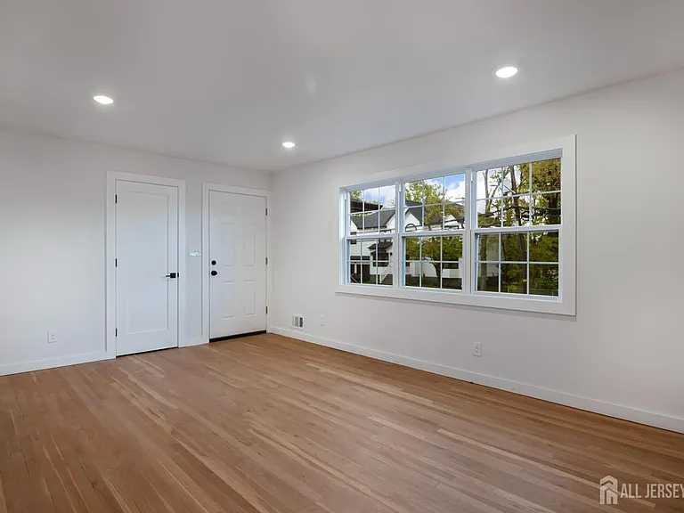 4 Morris Ave #2A — Photo 23