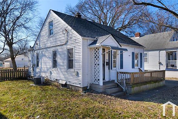 1st image of 904 W Whitney Ave