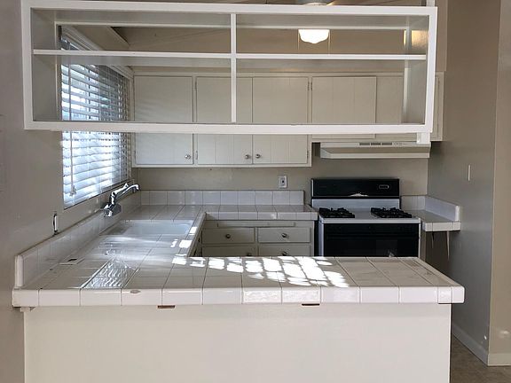 3rd image of 307 Greenlake Dr
