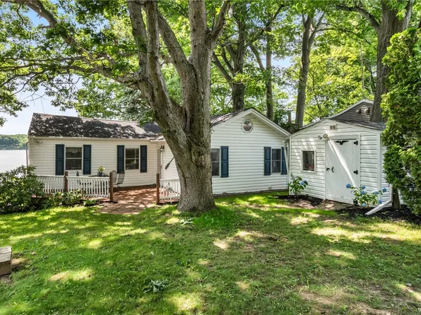 6533 Bonnie Castle Rd, Wolcott, NY 14590