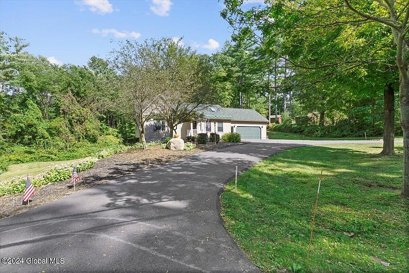 4th image of 46 Tee Hill Road