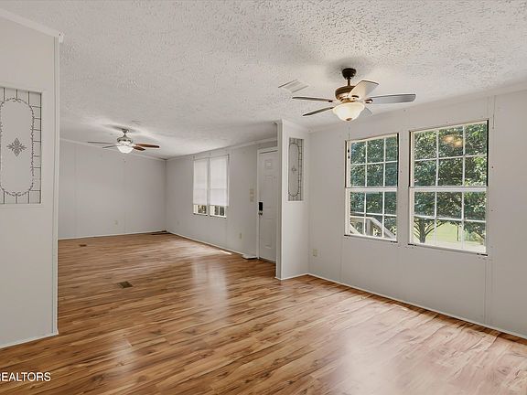 5th image of 1148 Ridge View Rd