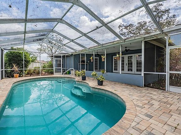 2nd image of 7450 Lake Forest Cir
