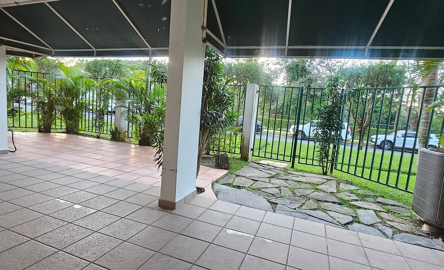 Aventura, Encantada (Condominio) — Photo 4