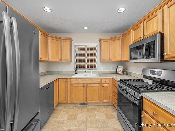 4th image of 7504 Crooked Creek Dr SW