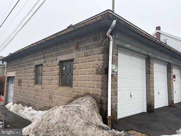 2nd image of 116 N Laurel St