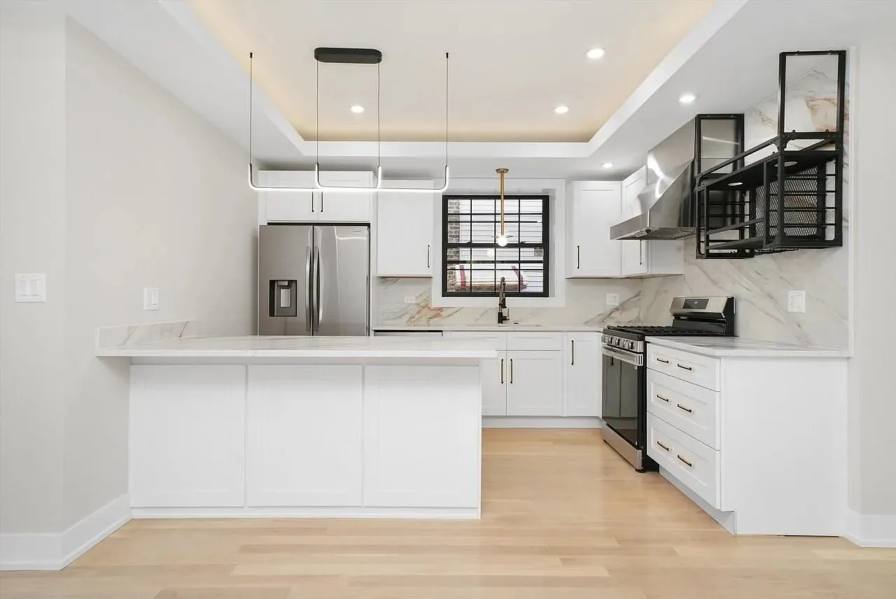 4153 N Hermitage Ave — Photo 4