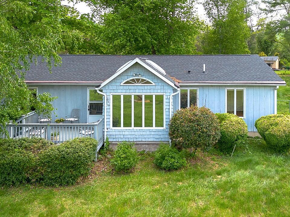 1st image of 28 Woodrow Ln