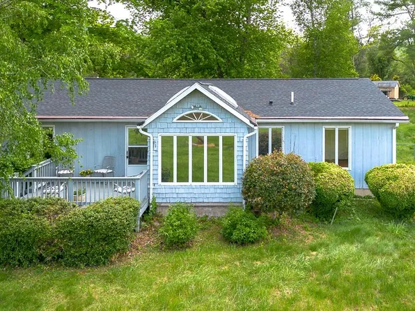 28 Woodrow Ln, Lexington, VA 24450