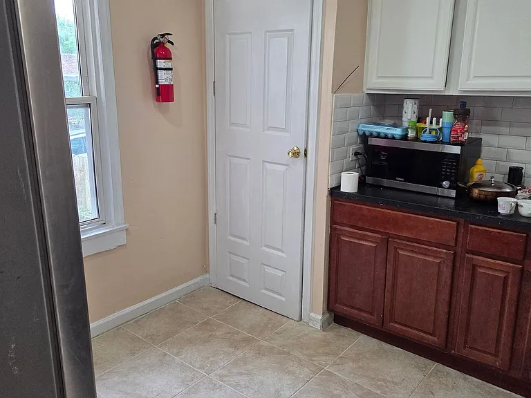 33 Springdale Ave — Photo 13