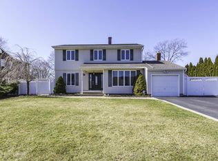 374 Greenbelt Pkwy, Holtsville, NY 11742