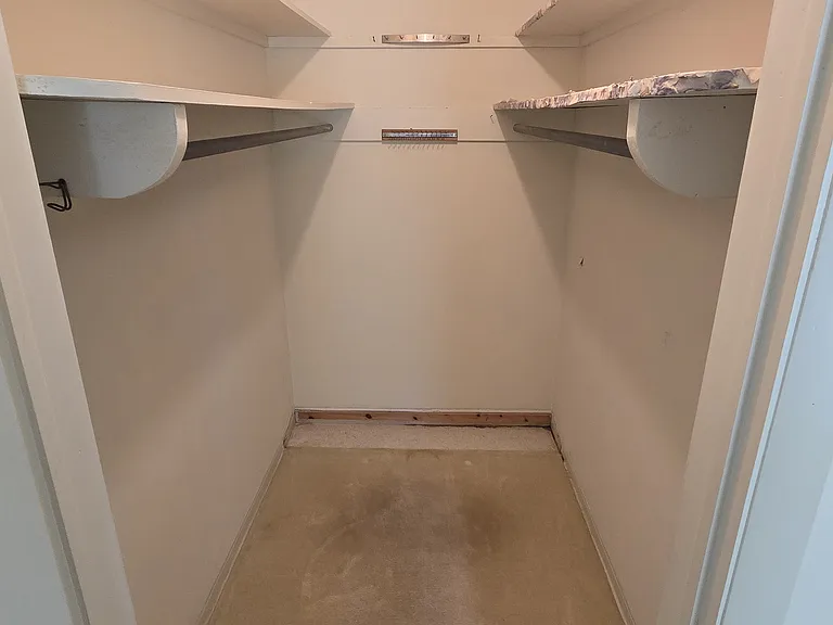 546 Flamevine Ln — Photo 6