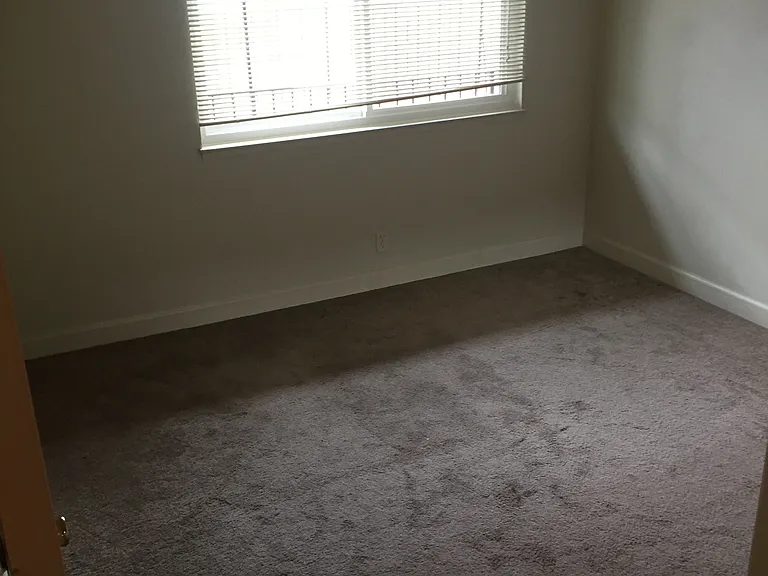 1125 Roewill Dr #5 — Photo 6