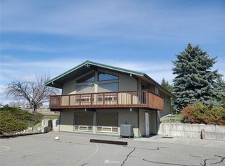 5 W Parkway St, Omak, WA 98841