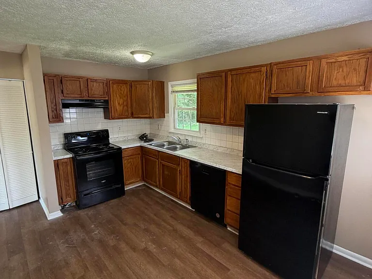 2405 Windwood Ct — Photo 8