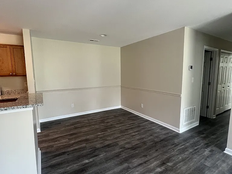 8020 Tremaine Ct #B-1 — Photo 4