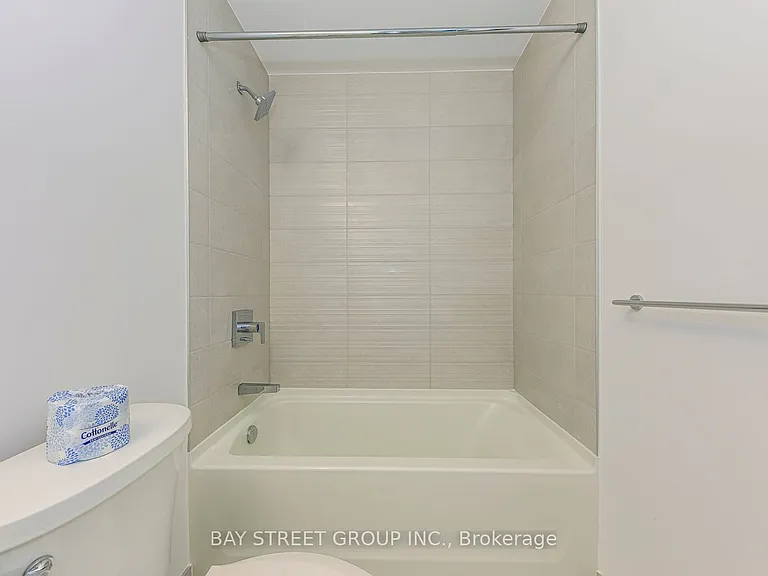 75 James St S #1504 — Photo 24