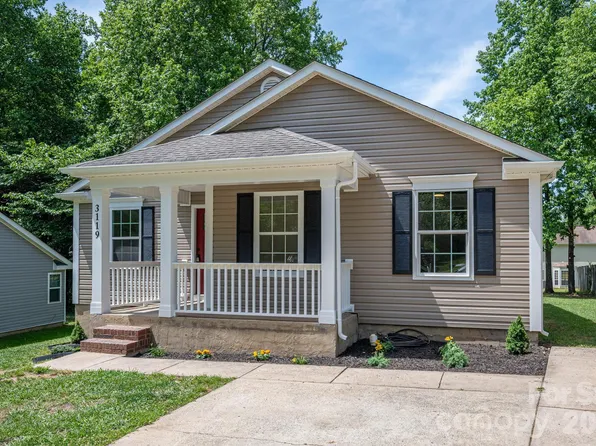 3119 Mintleaf Dr, Charlotte, NC 28269