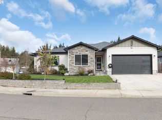 211 SE Woody Ct, Myrtle Creek, OR 97457