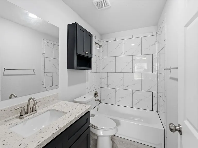 6803 Loma Vista St #B — Photo 12