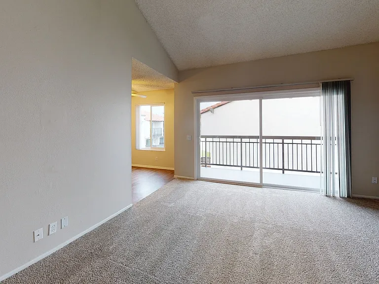 Huntington Vista — Photo 58