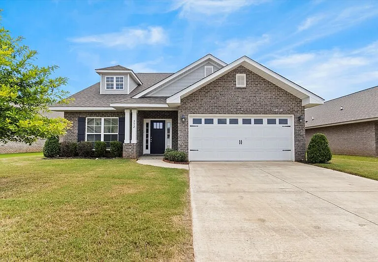 292 Abercorn Dr — Photo 1