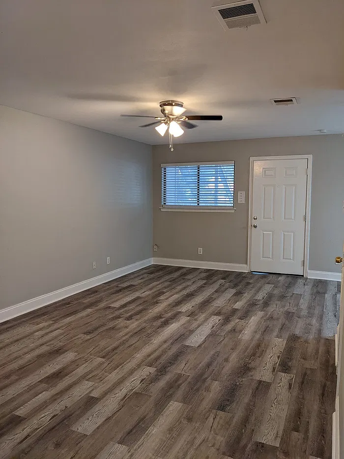 7001 Oak Meadow Cir — Photo 1