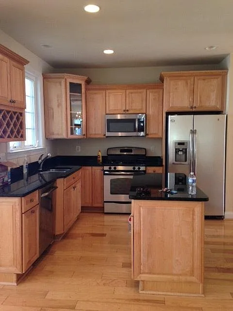 3 bed, 2596 sqft, $3,500 — Photo 4