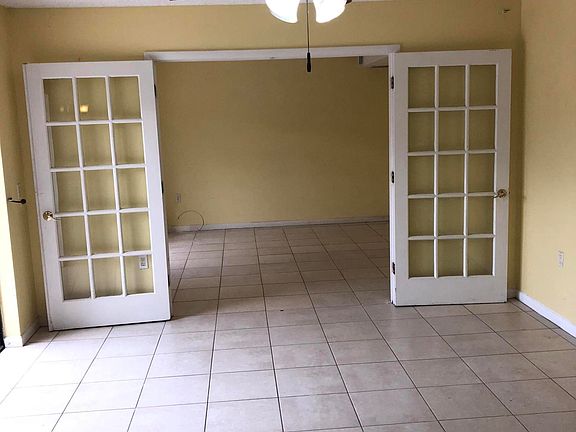 Home For Sale In Sherwood Lakes