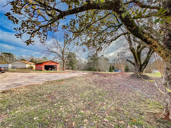 100 Woodland Way, West Union, SC 29696